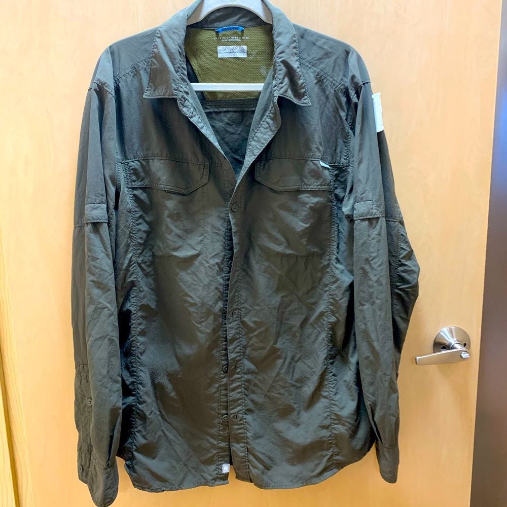 Men’s Columbia button down
